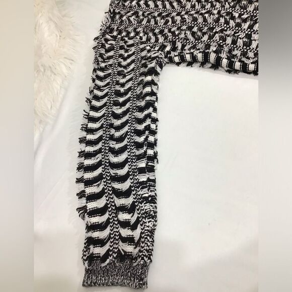 Endless Rose Black and White Fringe Open Cardigan Sweater New Size Medium/Large - Picture 10 of 13